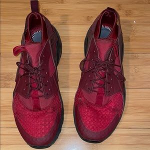 Nike Huarache (Size 11.5)
